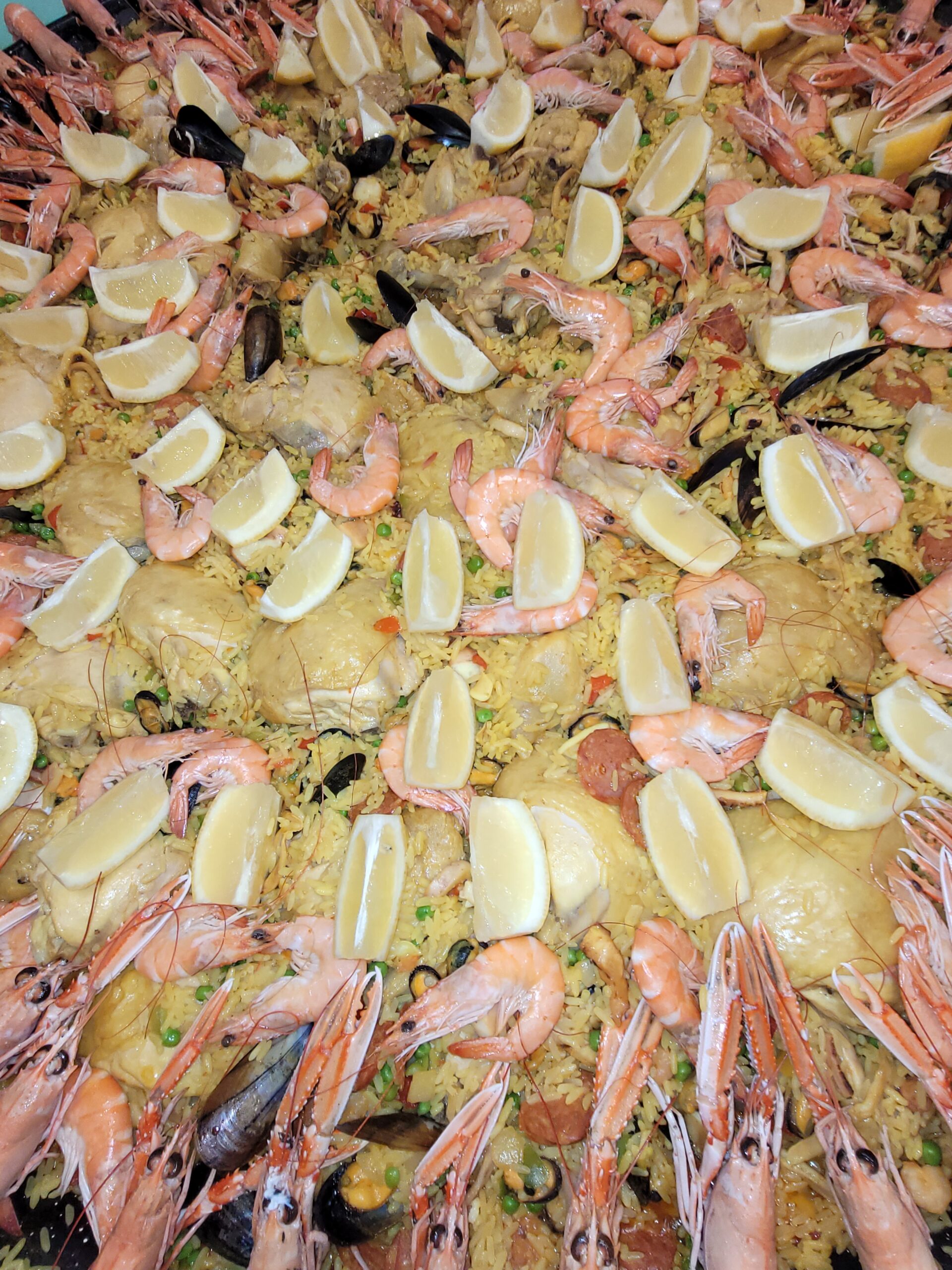 L’Art de la Paella Géante à Évreux : Tradition, Technique et Saveurs Inoubliables